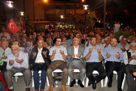 Demokrasi nöbeti coşkuyla sürdürüldü