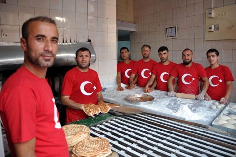 Fırın Çalışanlarından Darbe Girişimine Tepki
