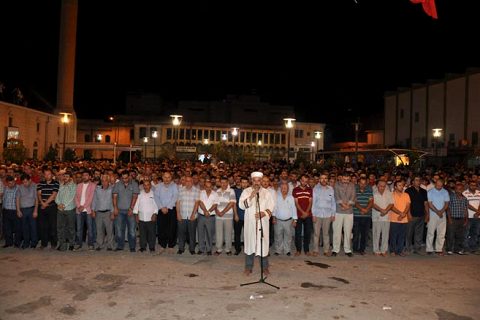 Darbe Şehitleri İçin Gıyabi Cenaze Namazı Kılındı