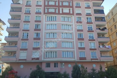 Öz ÇİLOĞLU GAYRİMENKUL'DEN Cadde Üzeri 195 M'2 3+1 Daire...