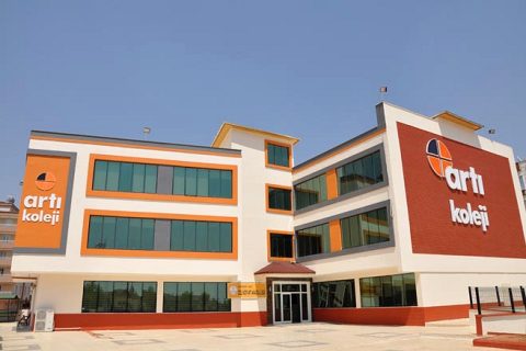 Arti koleji nin büyük başarisi
