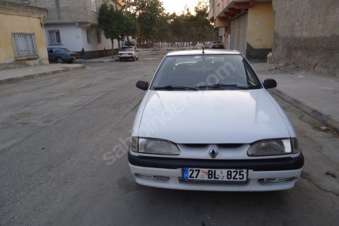 Renault 19 görmeden geçme!!!!!!