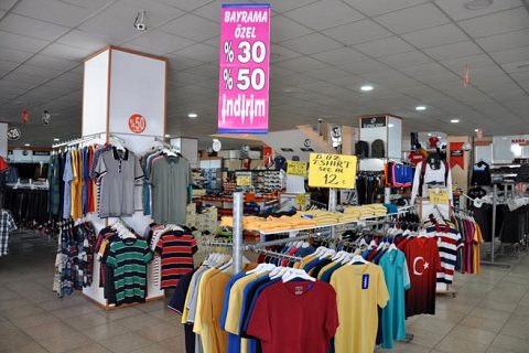 Mağazalarda bayram hazirliği