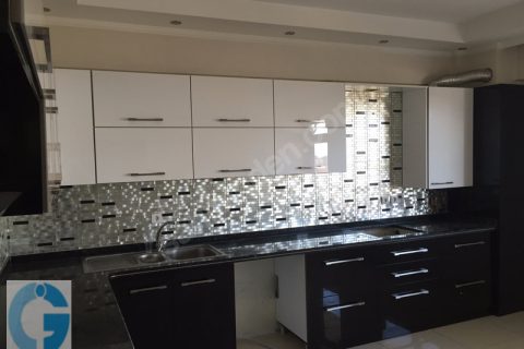 Öz ÇİLOĞLU GAYRİMENKUL'DEN Bulvar Üstü 4+1 JAKUZİLİ Daire