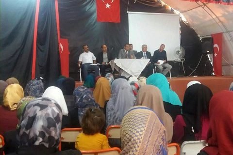 Geçici barinma merkezlerinde bilgilendirme toplantisi