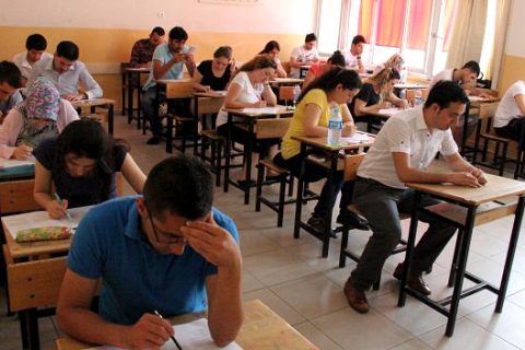 Sinav günü gürültü yapmak yasak