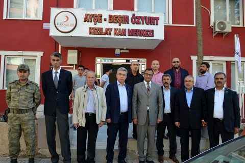 NTO Başkanı Özyurt ve Nizip Protokolünden Kızılay Kan Merkezine Ziyaret.