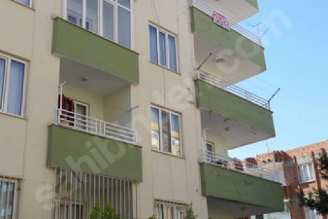 Nizip' te merkezi konumda satilik daire acil satiliktir!!!