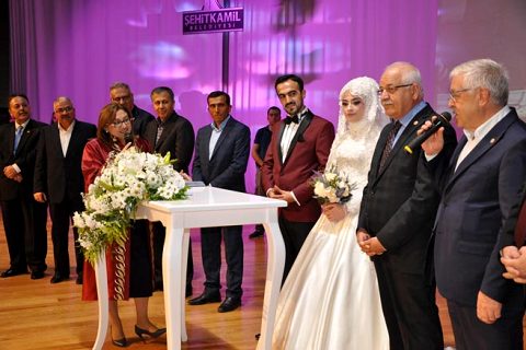 Sari ailesi nin mutlu günü