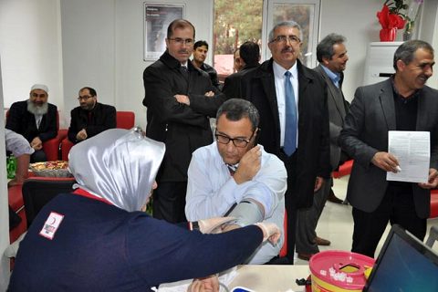 Daire amirleri nden nizip kan merkezi ne destek
