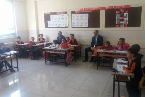 Kaymakam Nizip Belediyesi İlkokulunu ziyaret etti.