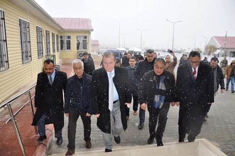 Ilçe kaymakamlari suriyelileri ziyaret etti