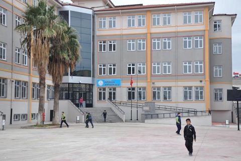 Istiklal ortaokulu eğitime başladi