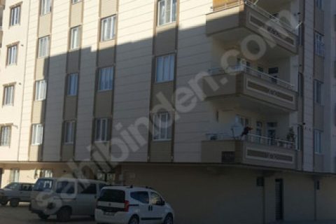 Öz ÇİLOĞLU GAYRİMENKUL'DEN Ara Kat 165 M'2 3+1 Daire..