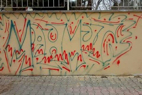 Okul duvarlarini bu hale getirdiler