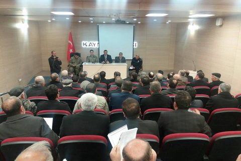 Nizip Kaymakamlığı Konferans Salonunda, Nizipli Daire Müdürleri ve Çevre Mahalle Muht