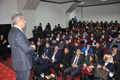 öğrencilere sinav öncesi seminer