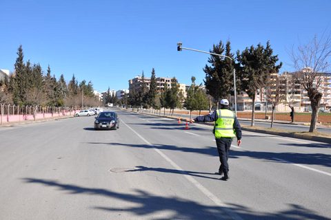 Trafik ekipleri uygulama yapti