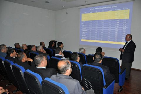 çiftçiler seminerde buluştu
