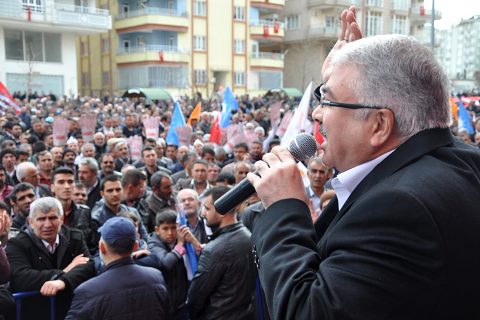 Ak parti seçim bürosu açildi