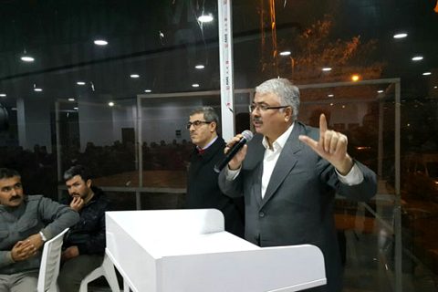 Akdoğan seçim bürosunda konuştu