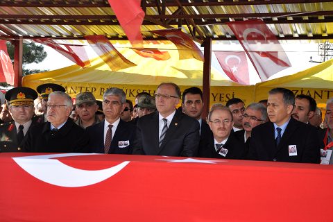 şehit yüzbaşi toprağa verildi