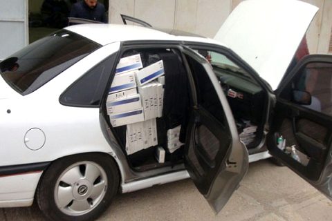 Polisten kaçan araçtan sigara çikti