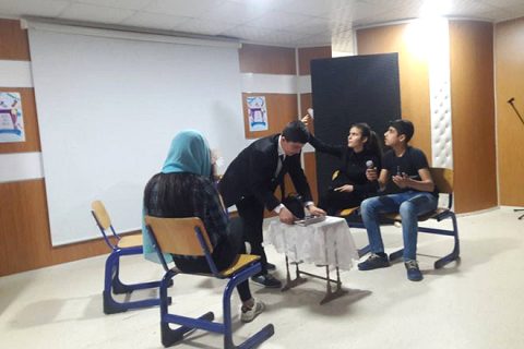 Nizip sosyal bilimler lisesinden ingilizce skeç yarişmasi