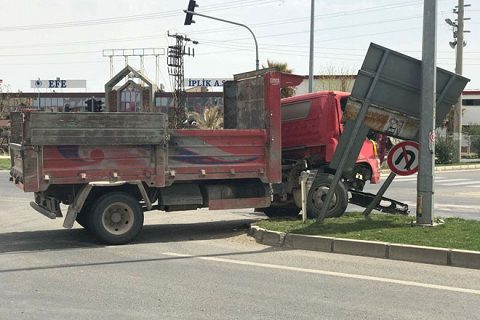 Nizipte trafik kazasi kamerada