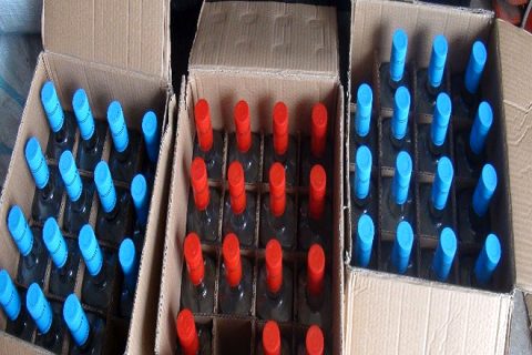 Otomobilden kaçak içki çikti