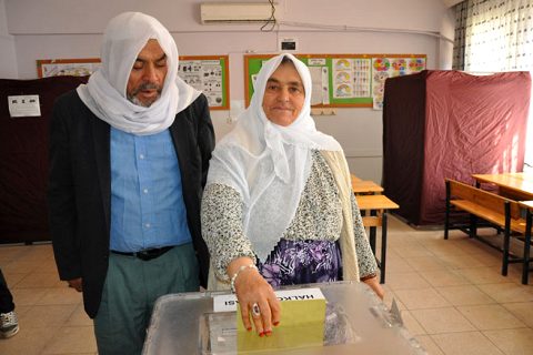 Vatandaş sandik başina gitti
