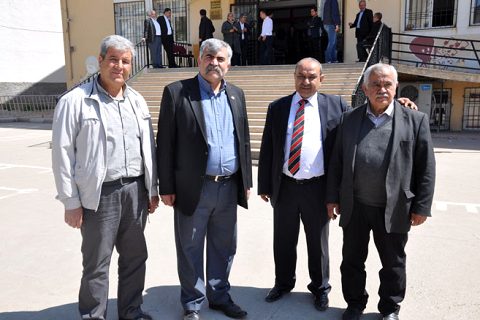 Mhp ilçe başkani yilmaz  okullari gezdi