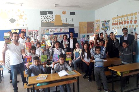 Arti eğitim kurumundan köy okuluna kitap desteği