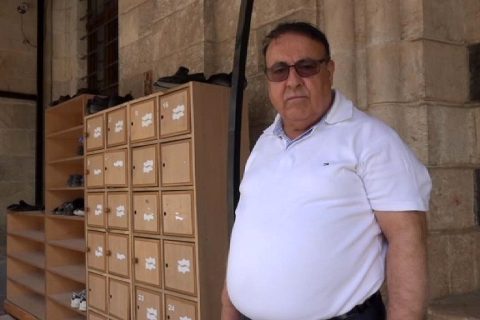 Camide ayakkabi hirsizliği iddiasi