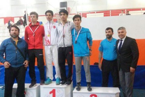 Kahramanmaraş´ta düzenlenen Gençler Okullar arası Karate Şampiyonası´nda Osman Sayın 