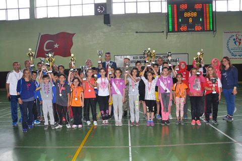 Badminton müsabakalari sona erdi