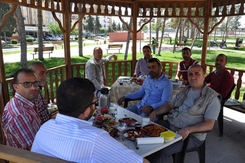 Çamlık Mesire Alanında Sabah Kahvaltısı