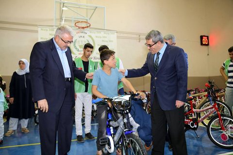 Ihh nizipte yetimleri sevindirdi