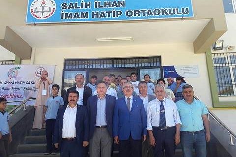 Salih İlhan İmam Hatip Ortaokulunda 4006 TÜBİTAK Bilim Fuarı açıldı