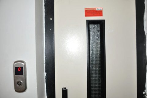 Kirmizi etiketli asansörlere para cezasi