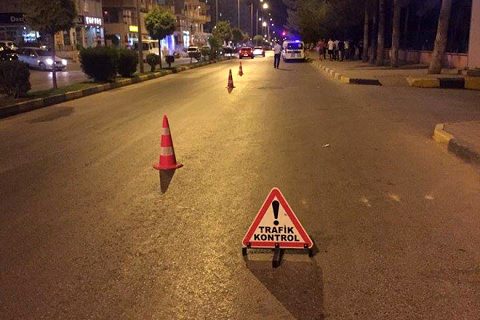 Trafik ekiplerinden gece uygulamasi