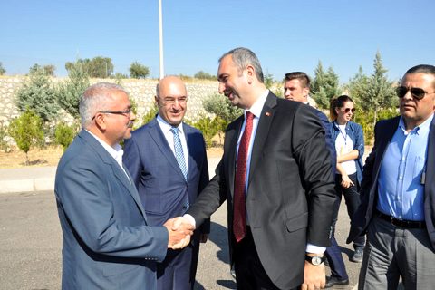 Gül  bayramin ilk gününü hemşerileri ile geçirdi