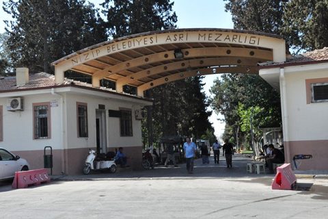 Nizip te mezarlik ziyaretleri