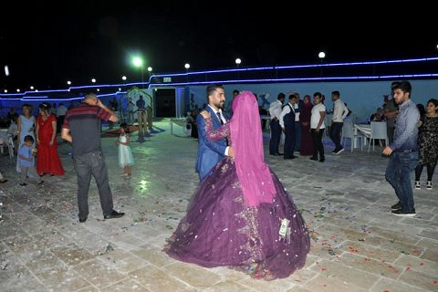 Kardelen yüzme havuzu ve düğün salonu hizmete başladi