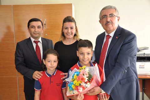 Ilköğretim haftasi kutlandi