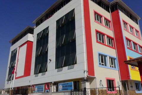 Ay yildiz okullari nizip te eğitim öğretime hazir