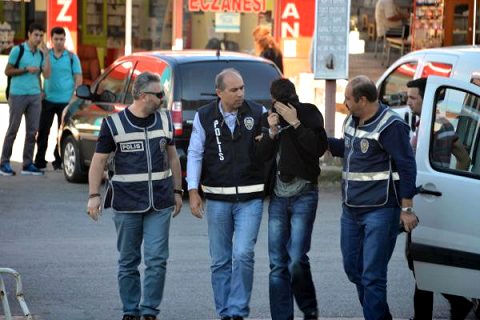 Fistik esnafini dolandiran necip yaşar tutuklandi