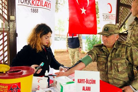 Mehmetçikten kan bağişi
