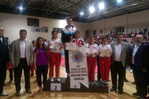 Nizip Mehmet Akif Ersoy Halk Eğitim Merkezi Spor kulübü Sporcularından Büyük Başarı