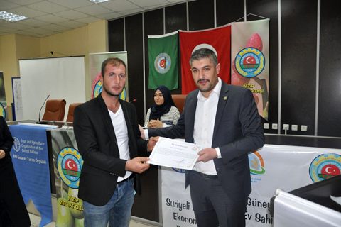 Suriyeli kursiyerler belgelerini aldi